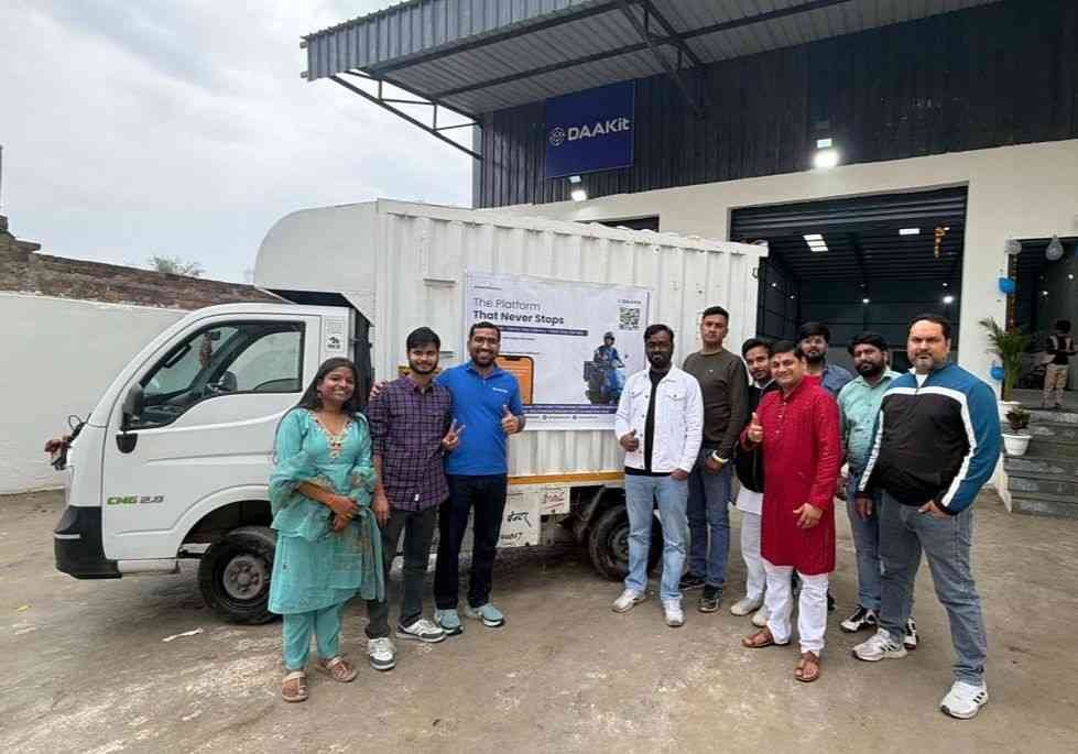 DAAKit Technologies warehouse, Delhi fulfillment center launch, sub 4 hour delivery India, e-commerce logistics India, DAAKit fulfillment network