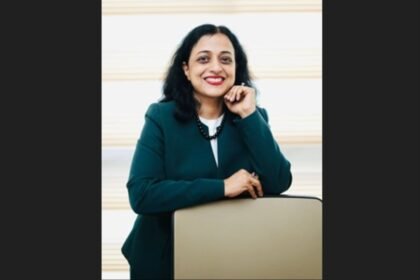 Richa Pathak, founder of JyotishDham, offering Vedic astrology and Vastu guidance in Mumbai